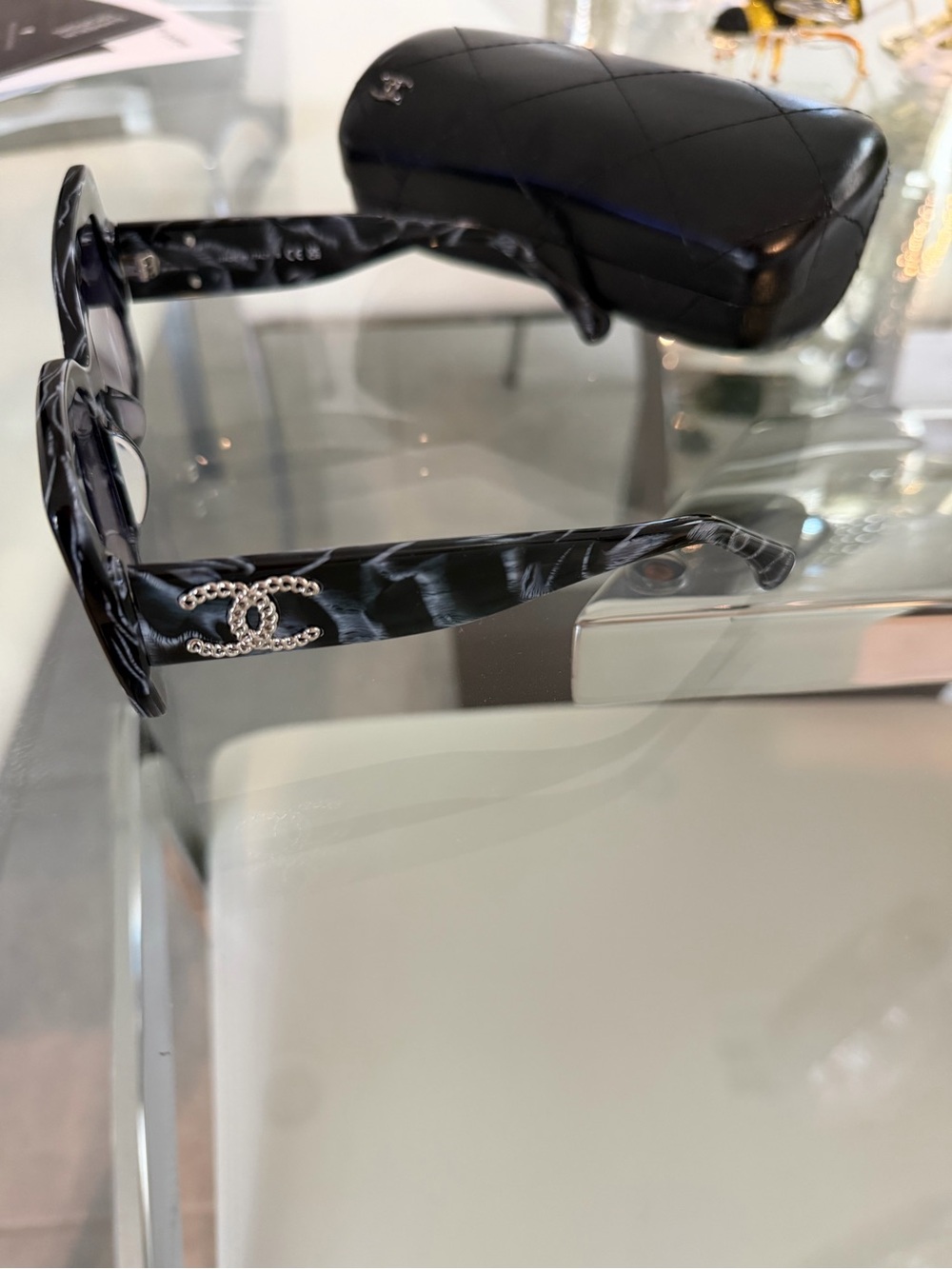 C. Wide sunglasses 😎 - Picture 3 of 5